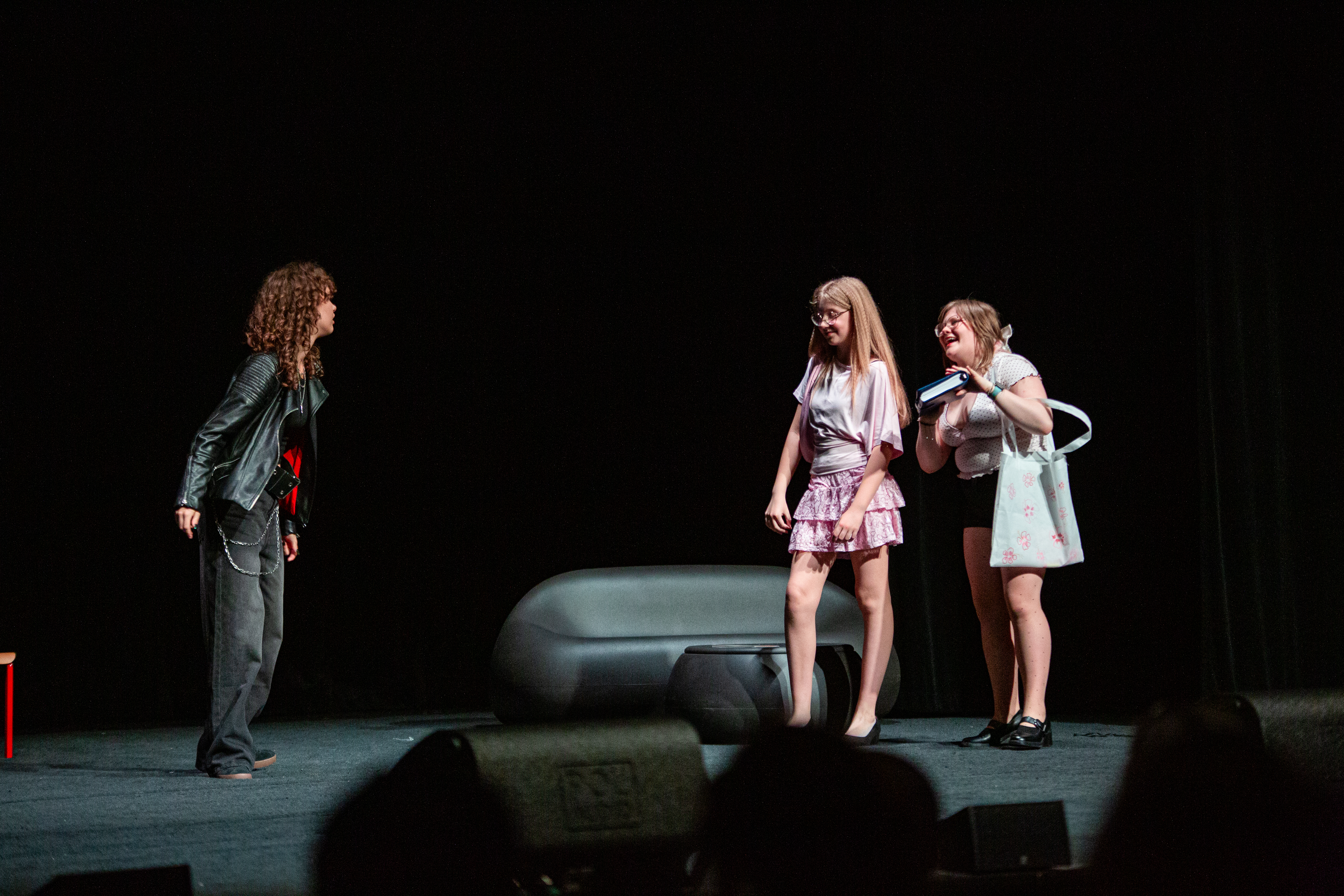 Teatr Opowiedz Mi – uczestnicy podczas wydarzenia scenicznego